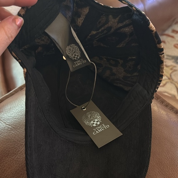 Vince Camuto Hat/Cap 🧢 Leopard 🐆 print - Picture 5 of 5